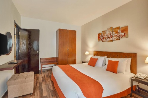 Golden Carven Hotel image 10